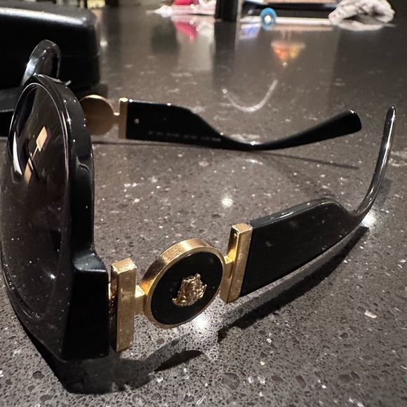 Versace Polarized Sunglasses VE4371 GB1/81 58 16 - Picture 8 of 8